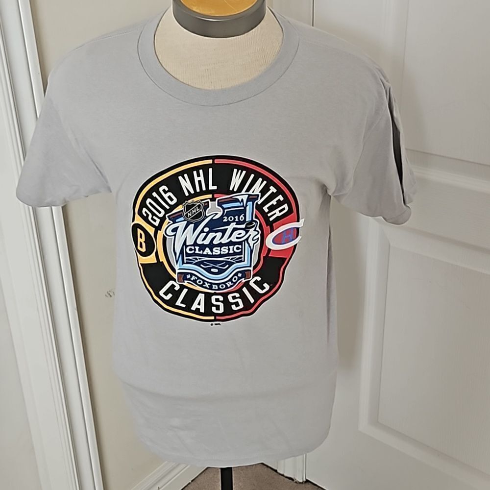 NHL Men's Hockey Winter Classic Boston Bruins & Canadian Montreal T-Shirt Medium